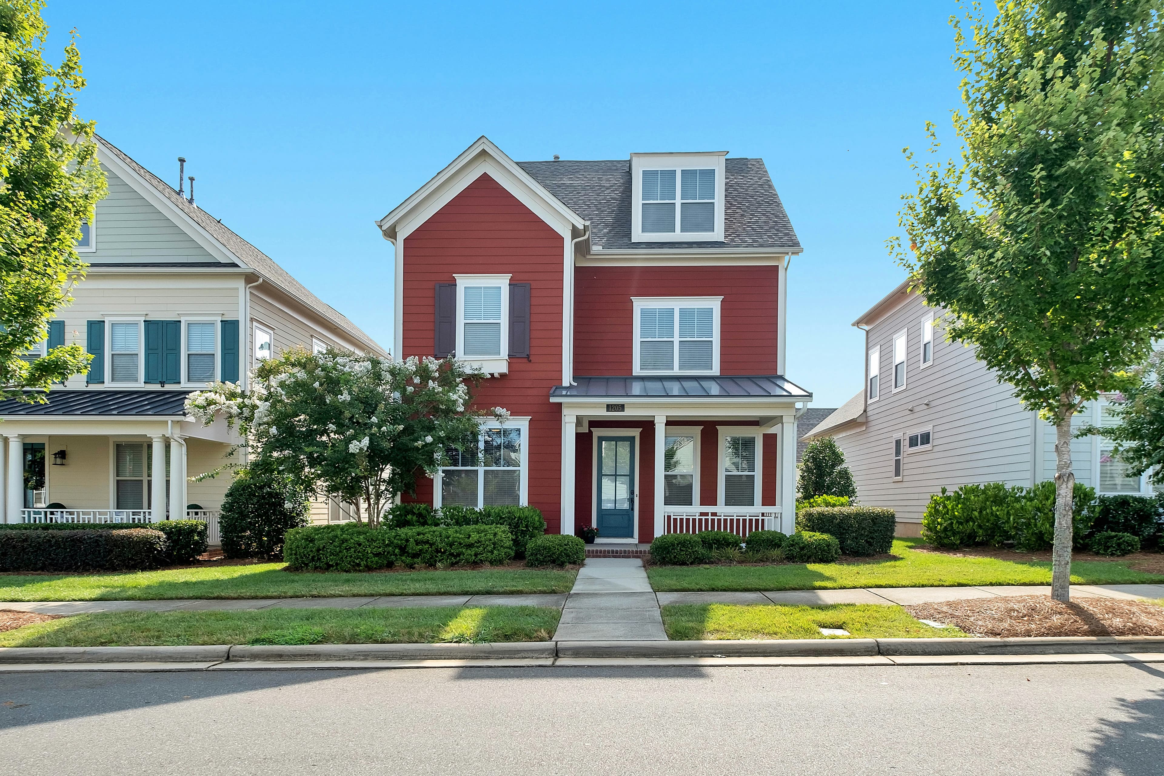 3 Major Red Flags When Buying a House in Hendersonville, TN | Roof, HVAC & Electrical Issues Every Buyer Should Know - blog cover