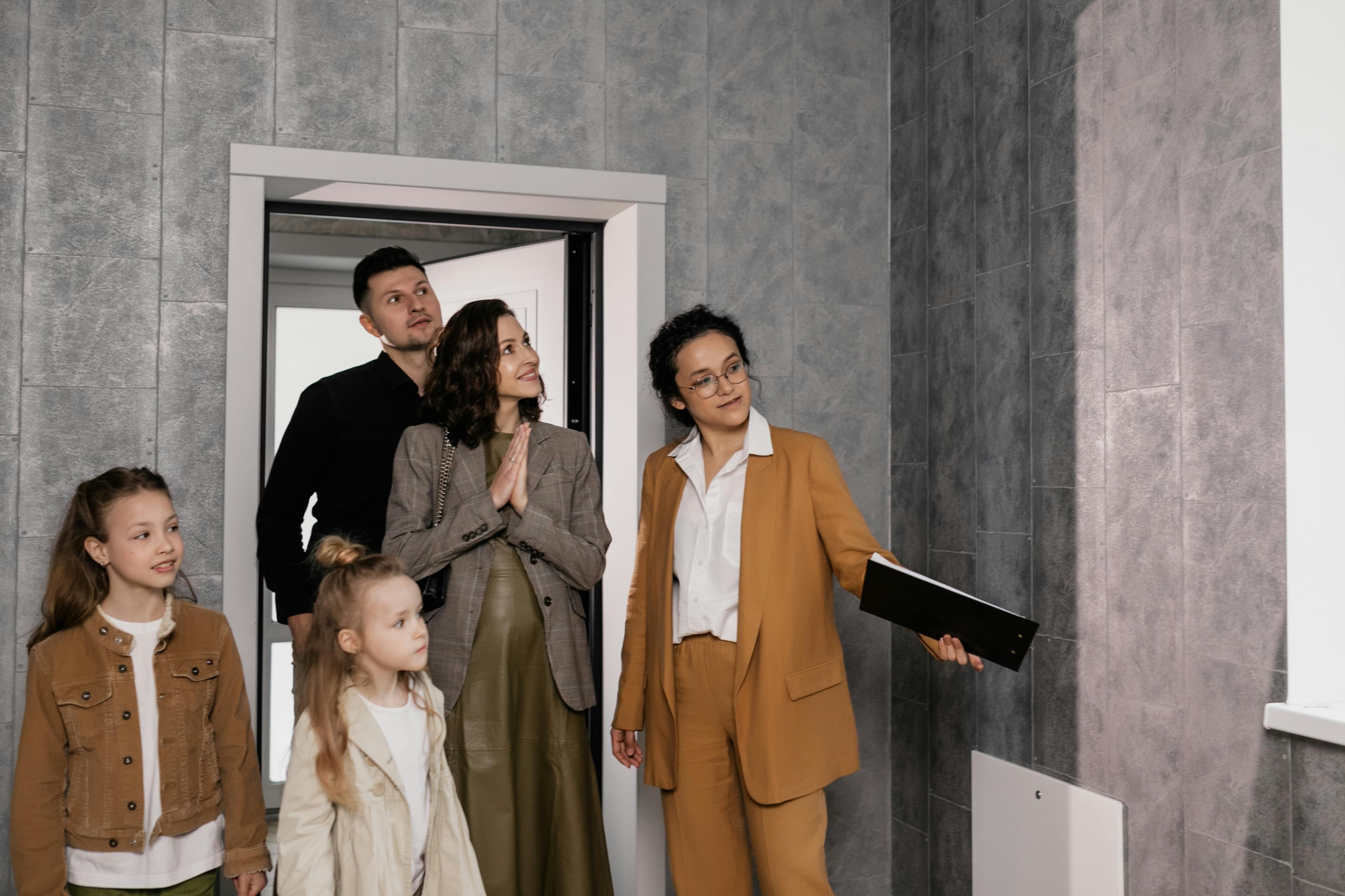 Buying a Home? Here’s Why You Need a Tennessee Home Inspector - blog cover